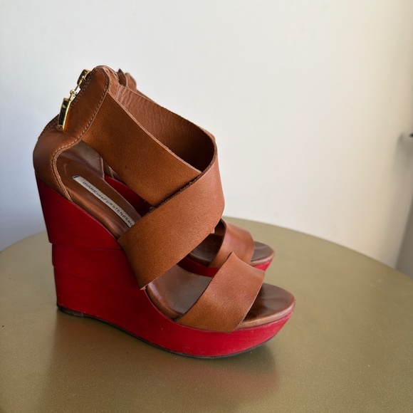 Diane Von Furstenberg iconic wedges - Picture 1 of 4